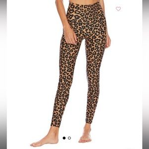 BEACH RIOT
PIPER LEGGING cheetah print high waisted
